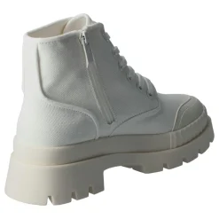 Sneaker hoch