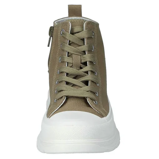 Sneaker hoch